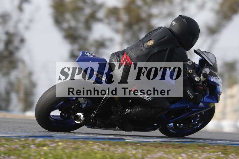 /Archiv-2024/02 29.01.-02.02.2024 Moto Center Thun Jerez/Gruppe gruen-green/backside